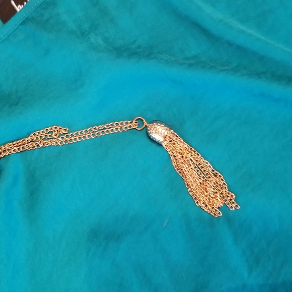 By & By boutique Butterfly style top - Picture 2 of 6